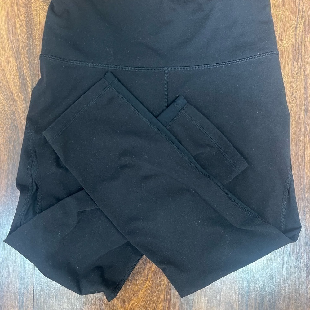 Old Navy go dry mesh black leggings small EUC - Picture 3 of 6